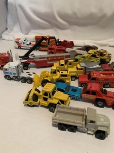 VINTAGE MATCHBOX LESNEY 24 Lot Cars Trucks Trailers 1960s-70s + Carry Case - Picture 1 of 7