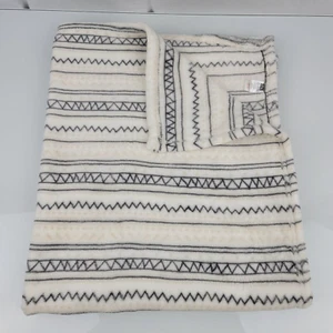 HB Hudson Baby Gray Cream Tan Stripe ZigZag Triangle Soft Plush Blanket No Lion - Picture 1 of 4