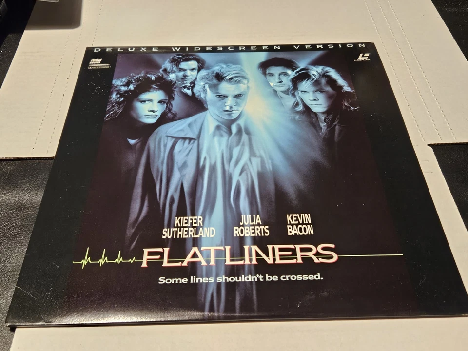 Flatliners LASERDISC 1990 Kiefer Sutherland Julia Roberts Kevin Bacon W. Baldwin - Image 1 of 2