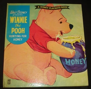 WALT DISNEY PRESENTS WINNIE THE POOH HUNTING FOR HONEY - DISNEY PLAYMATE BOOK - Picture 1 of 4