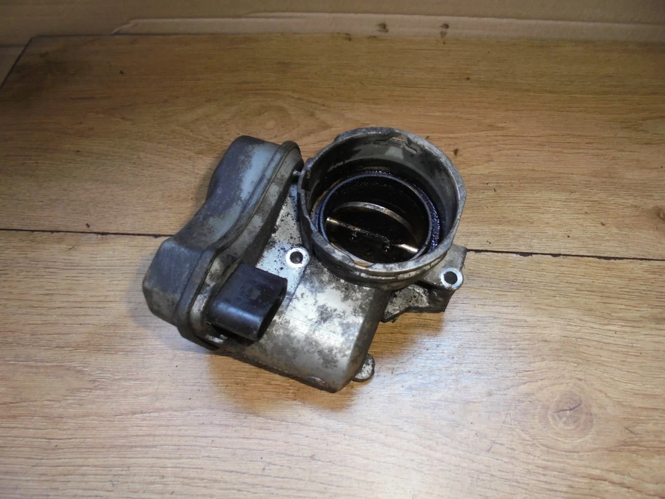 VW VOLKSWAGEN PASSAT 2008 2.0 TDI DIÉSEL CUERPO ACELERADOR ELÉCTRICO 03G128063B Foto 1 de 1