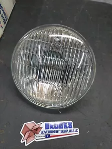 Wagner 4412 sealed beam Fog Automotive 12 Volt New - Picture 1 of 5