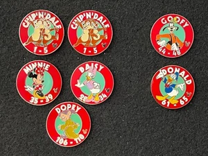 2005 Disney Parkplatz Schild Pins - 6 Pins insgesamt zur Auswahl Sie wählen! - Bild 1 von 2