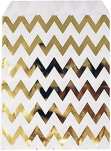 100 Gold Chevron Paper Party Bags - Candy Cookie Bags 5 x 7.5 inches - Picture 1 of 2