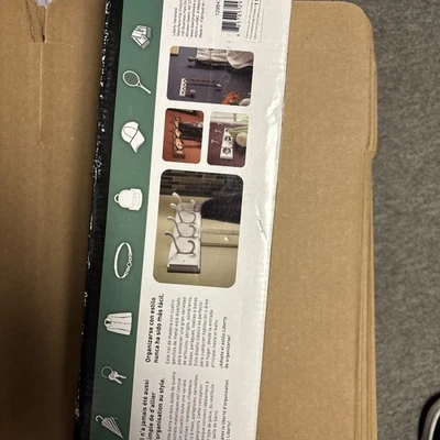 Hardware 129847 18 pulgadas abrigo y sombrero riel/estante con 4 ganchos de alta resistencia blanco... Foto 1 de 4