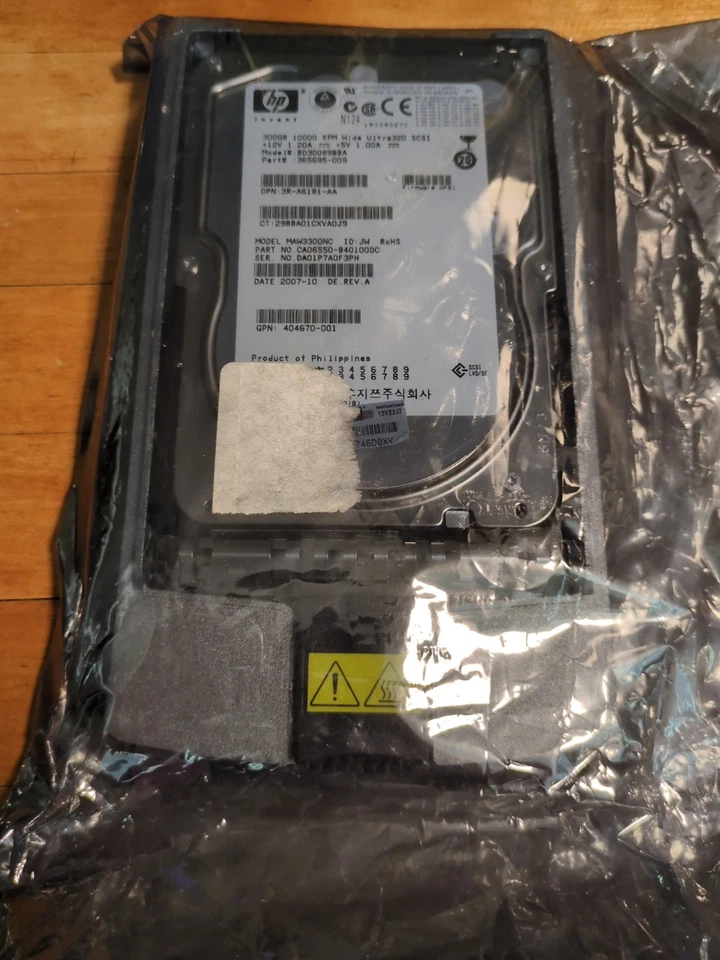 HP 300GB, BD30089BBA MAW3300NC 10K Wide Ultra320 SCSI 80pin 3.5" Festplatte Neu - Image 1 of 3