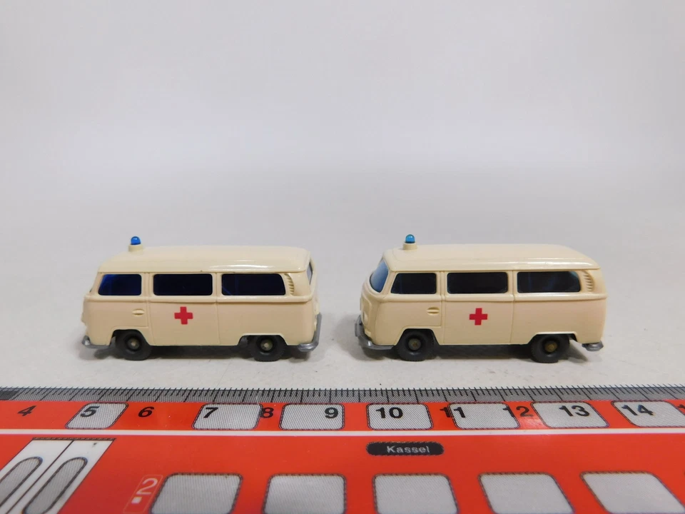 2x wiking H0 1:87 Ambulanza VW Volkswagen T2 Drk Croce Rossa Mint # CW815-0,5 - Immagine 1 di 4