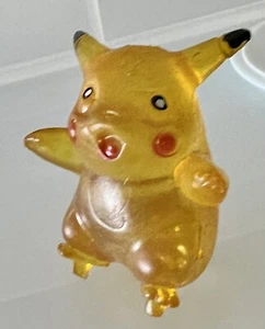 RARE Pokémon Figur 1999 Vintage Bandai ~PIKACHU~ Translucent Yellow CGTSJ  - Bild 1 von 8