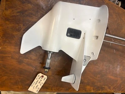 EVINRUDE LOWER UNIT 436024 25-35HP 3 CYL 1996-01 20" SHAFT MODEL OUTBOARDS - Image 1 of 4
