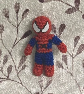 Häkel Miniatur Spiderman kleiner Spiderman Handarbeit Spiderman inspiriert gehäkelt - Bild 1 von 7