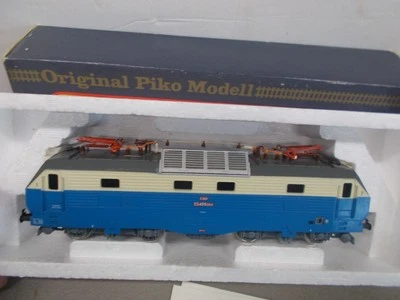 PIKO ~ ELECTRIC SCHNELLZUGLOKOMOTIVE POWERED LOCO~ BLUE & CREAM~HO SCALE~ LOT C - Image 1 of 4