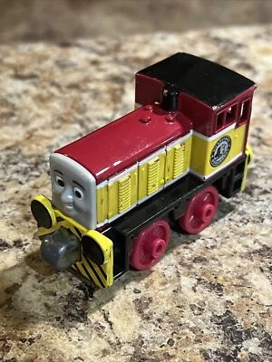 Dart Diecast Thomas the Train Tanque de Metal Motor Friends Vicarstown Dieselworks Foto 1 de 4