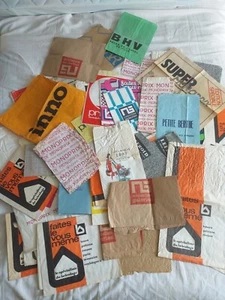 Lot de 50 Sacs en Papiers Vintage Monoprix Nouvelles Galeries Prisunic et autres - Foto 1 di 2