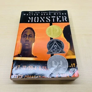 Monstruos de Walter Dean Myers New York Times Best Seller - Usado Envío Gratuito - Imagen 1 de 5