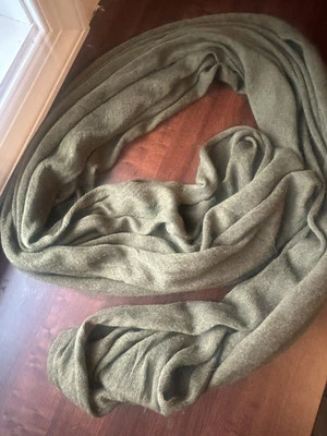 Bufanda verde Vince Infinity Foto 1 de 4