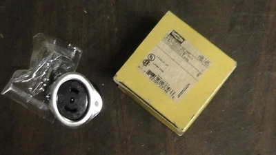 HUBBELL, HBL7487, RECEPTÁCULO CON BRIDA TWIST-LOC 15A 120/250V 3 POLOS 3 HILOS NOS Foto 1 de 4