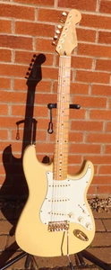 Squier Pro Tone Stratocaster Blonde 1997 Korean + Sperzels - Picture 1 of 12