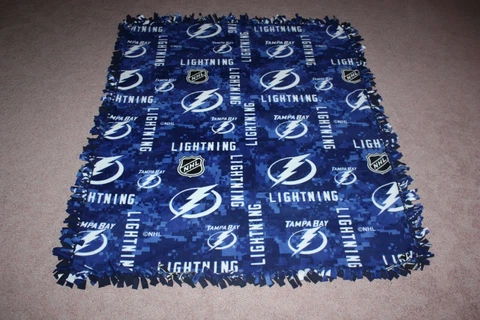 NHL TAMPA BAY LIGHTNING Double-Thick Fleece Bedspread/Blanket - 67"x57" Cover