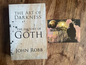 JOHN ROBB - THE ART OF DARKNESS HISTORY OF GOTH /SIGNED PAPERBACK BOOK/POSTCARD - Imagen 1 de 6