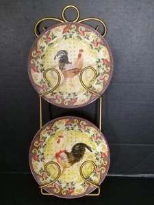 American Atelier Petit Provence Salad Plates Rooster Farmhouse #5074 Wire Hanger - Picture 1 of 14