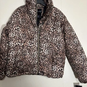 Chaqueta Me Jane Puffer Estampado Guepardo Talla XL Nueva con Etiqueta - Imagen 1 de 8