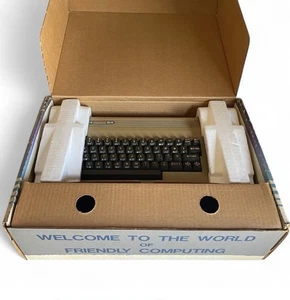 Commodore 64 computer with 64k memory, keyboard, and power supply NTSC - Afbeelding 1 van 5