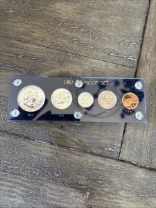 Juego de prueba 1957 de Estados Unidos como nuevo 90 % capital azul soporte de plástico 5 monedas - Imagen 1 de 21