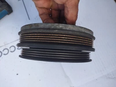 Polea armónica del cigüeñal Jaguar XJ6 4.0 1995-1997 EBC11083 o EBC11491 no buena Foto 1 de 4