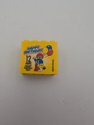 1x Lego Bau Stein 2x4x3 gelb Sammelstein 12 Jahre Legoland Birthday 30144pb151 - Bild 1 von 2