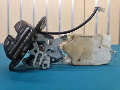 🔥05-15 Actuador de cierre de cerradura de puerta levadiza puerta trasera maletero Nissan XTerra / OEM Foto 1 de 4