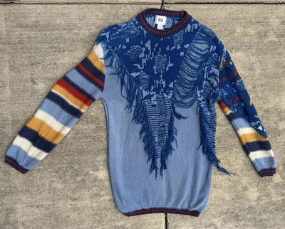 Suéter pulôver abstrato Urban Outfitters BDG Marlon azul emendado feminino P/M - Imagem 1 de 4