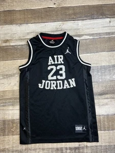 Nike Jordan Jersey Youth Medium Black #23 Air Jumpman Basketball Sewn Logos Boys - Picture 1 of 8