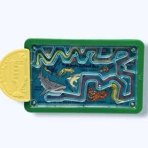 The Magic School Bus Game 1994 Maze Toy Ocean Maze Game with Ball Liz Down Under - Picture 1 of 3