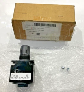 PARKER PNEUMATIC DIVISION R75-02C 161K070H01 REGULATOR1/4 NPT U3S - Picture 1 of 12