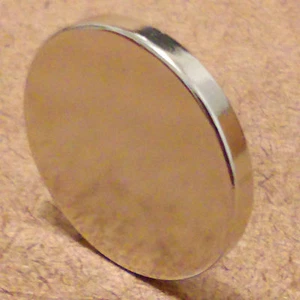 Imán de cilindro/disco cilíndrico de neodimio (1 x 1/8) pulgada N52 - Imagen 1 de 1