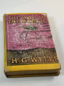 The War Of The Worlds H.G. Wells Vtg Hc Looking Glass Library  1960 - Picture 1 of 10