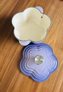 Le Creuset Cocotte Frühling Fleur Blume Provence Lila 20 CM 2,5 Qt - Bild 1 von 9