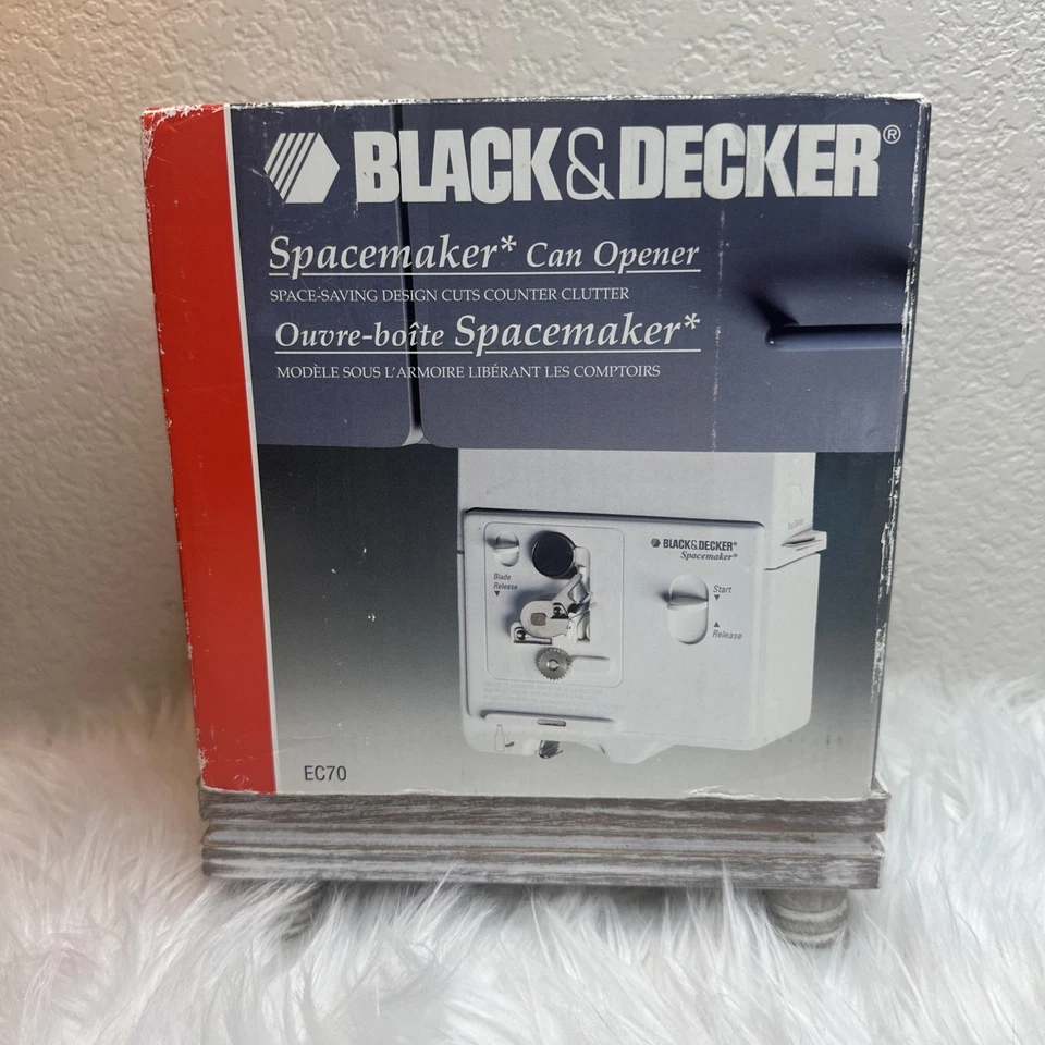 Abridor de latas motorizado Black & Decker Spacemaker EC70 montaje debajo del gabinete - sellado Foto 1 de 3