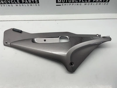 HONDA ST1300A 03 Side Cover Left (Silver) 83700MCSG01ZB - Imagem 1 de 4