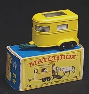 Remolque para ponis Matchbox serie 43 modelo fundido a presión amarillo con caja coleccionable - Imagen 1 de 3