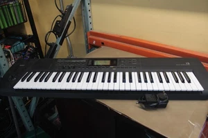 Korg i3 Arranger Keyboard 61-Key Music Workstation AS IS READ - Picture 1 of 7