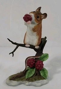 Vtg 1993 Lenox Nature's Reward White-footed Mouse Eating Berries Figurine - Picture 1 of 12