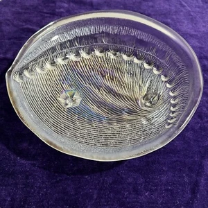 Cuenco de exhibición vintage con patas de almeja de vieira de vidrio iridiscente 30 cm x 26 cm - Imagen 1 de 20