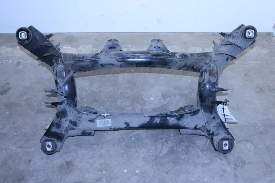 BMW 435i Gran Coupé xDrive 2015-2016 travesaño trasero subchasis 33-31-6-792-506 Foto 1 de 4