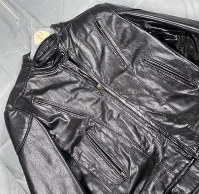 Chaqueta de motociclista Galería de cuero para hombre grande negra con flecos de motocicleta bombardero con cremallera Foto 1 de 4
