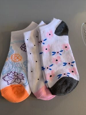 Juego de tres calcetines decorativos para mujer talla 4-10 totalmente nuevos Foto 1 de 2