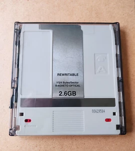 Support de Stockage Informatique - Disque Magneto Optique - 2.6 GO - 5,25" - Afbeelding 1 van 2