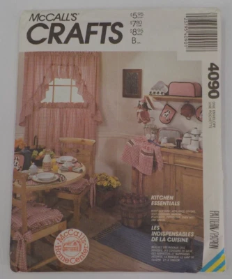 MCCALL'S CRAFTS PATTERN #4090 KITCHEN ESSENTIALS CUSHION POTHOLDERS UNCUT 1995 - Image 1 of 4