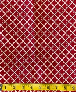 Fabric Red & White Lattice Diamond Check 100% Cotton Quilt 30" Long x 44" Wide - Picture 1 of 1