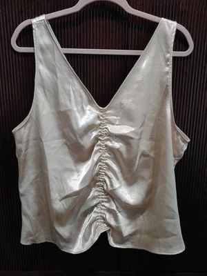 Top H&M Marfil Acanalado Beige Claro Satinado XL NUEVO CON ETIQUETAS Foto 1 de 4